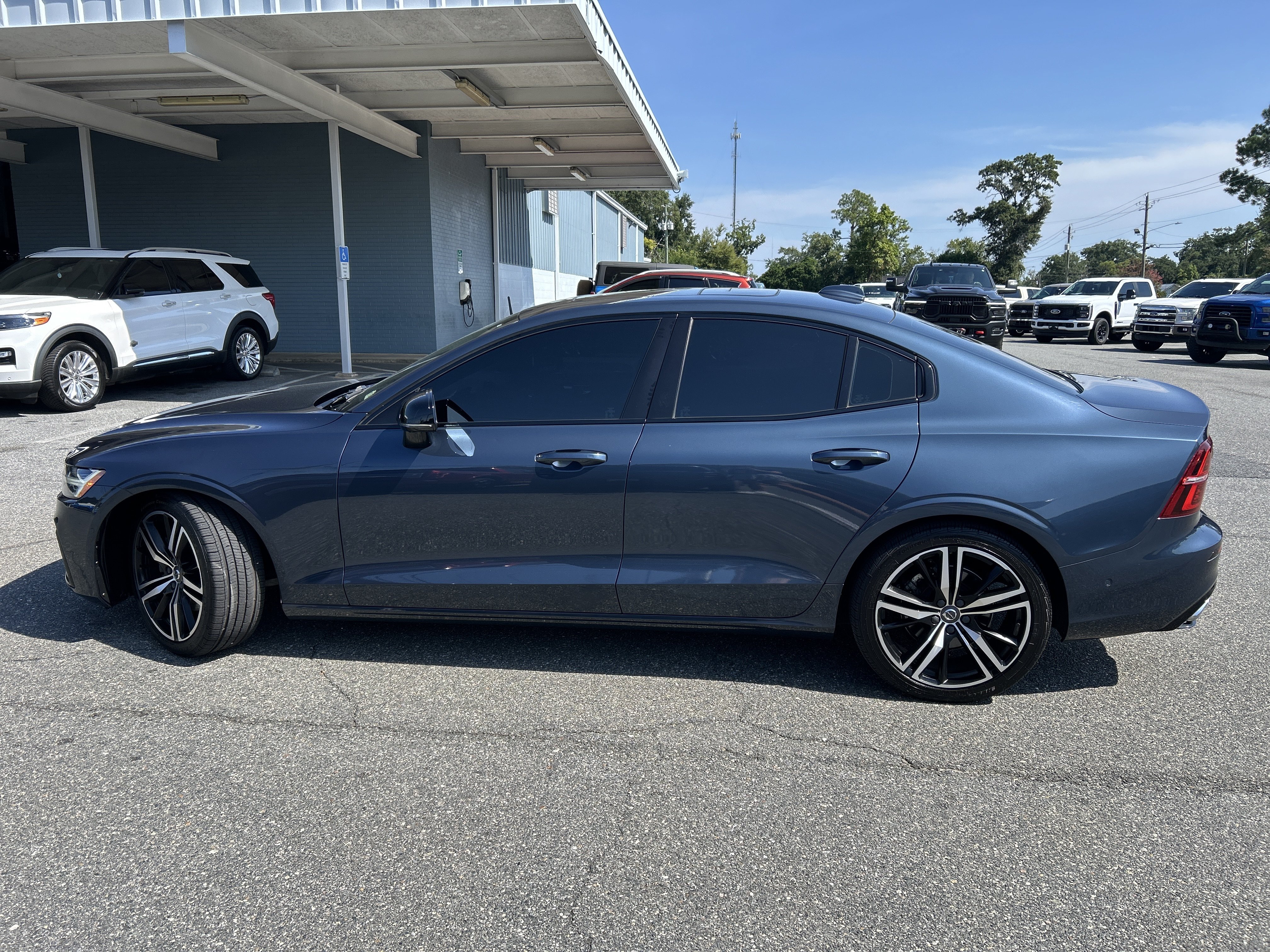 Used 2021 Volvo S60 T5 R-Design AWD/4WD image 6