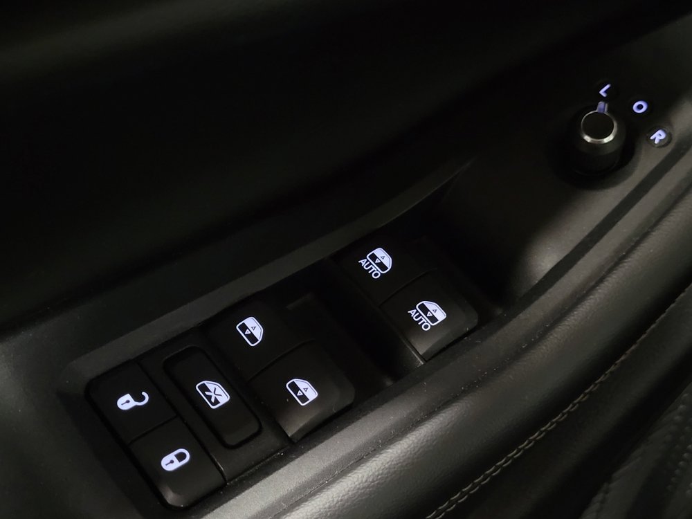 Used 2023 Jeep Grand Cherokee L Laredo AWD/4WD image 27