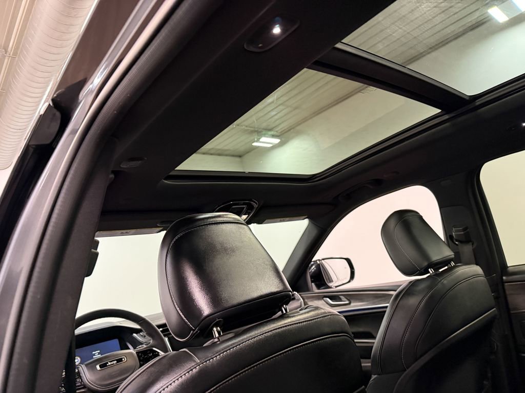 Used 2024 Jeep Grand Cherokee L Overland w/ Trailer Tow Package image 52