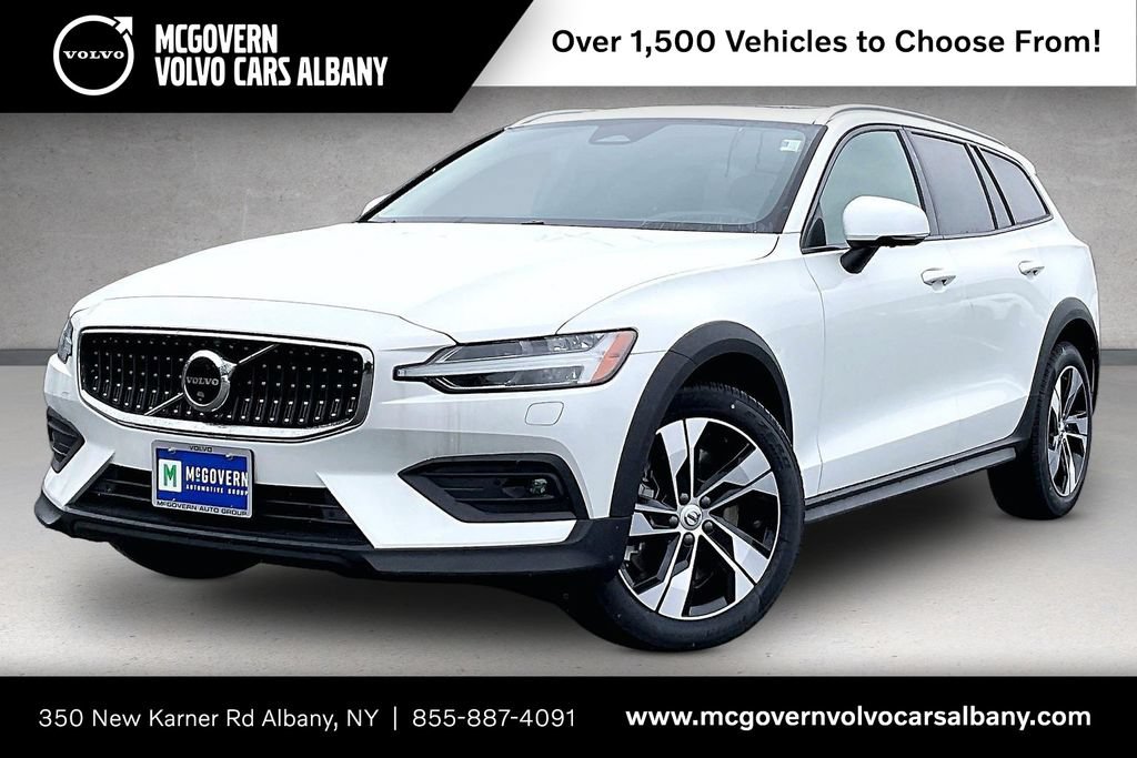 New 2026 Volvo V60 B5 Cross Country Plus w/ Climate Package