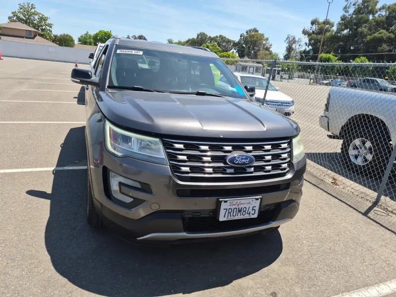 Used 2016 Ford Explorer XLT w/ Equipment Group 202A AWD/4WD image 7