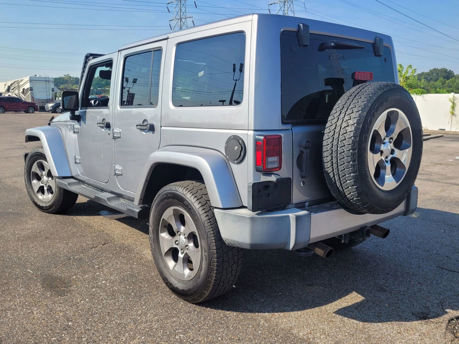 Used 2018 Jeep Wrangler Unlimited Sahara w/ Max Tow Package image 6