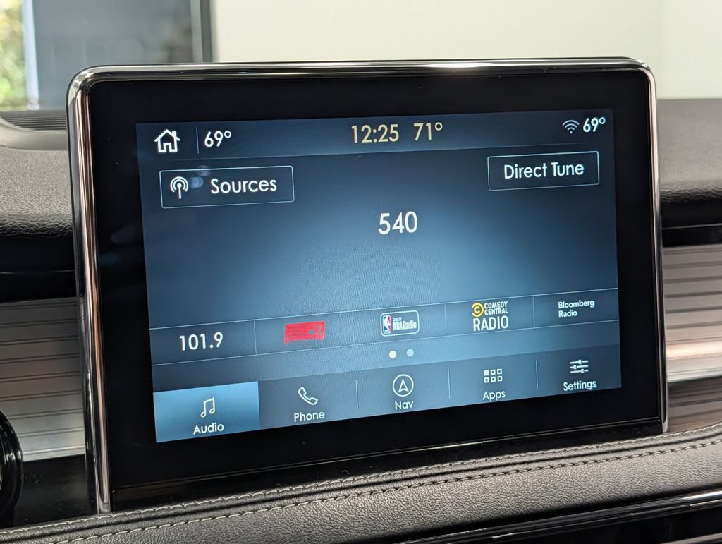 Used 2022 Lincoln Corsair AWD w/ Premium Package image 15