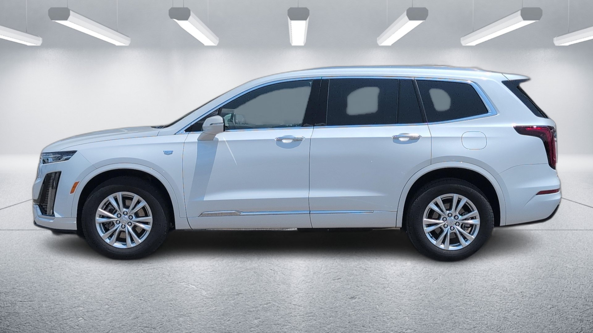 Certified 2024 Cadillac XT6 Luxury w/ LPO, Floor Liner Package AWD/4WD image 2