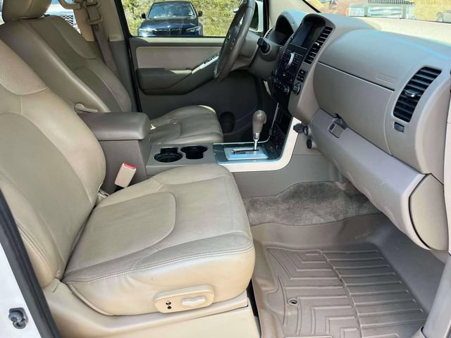 Used 2012 Nissan Pathfinder Silver AWD/4WD image 25