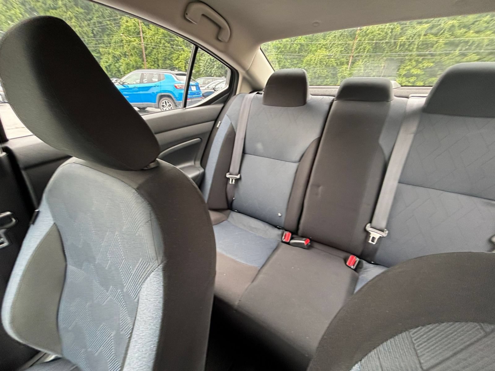 Used 2025 Nissan Versa SV FWD image 34