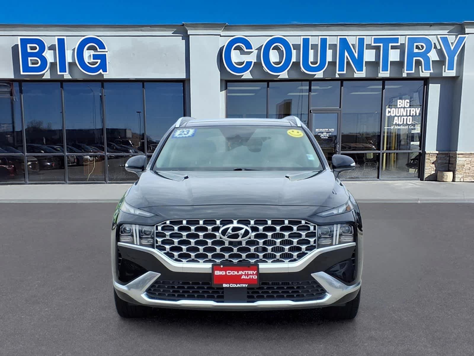 Used 2023 Hyundai Santa Fe Limited AWD/4WD image 2