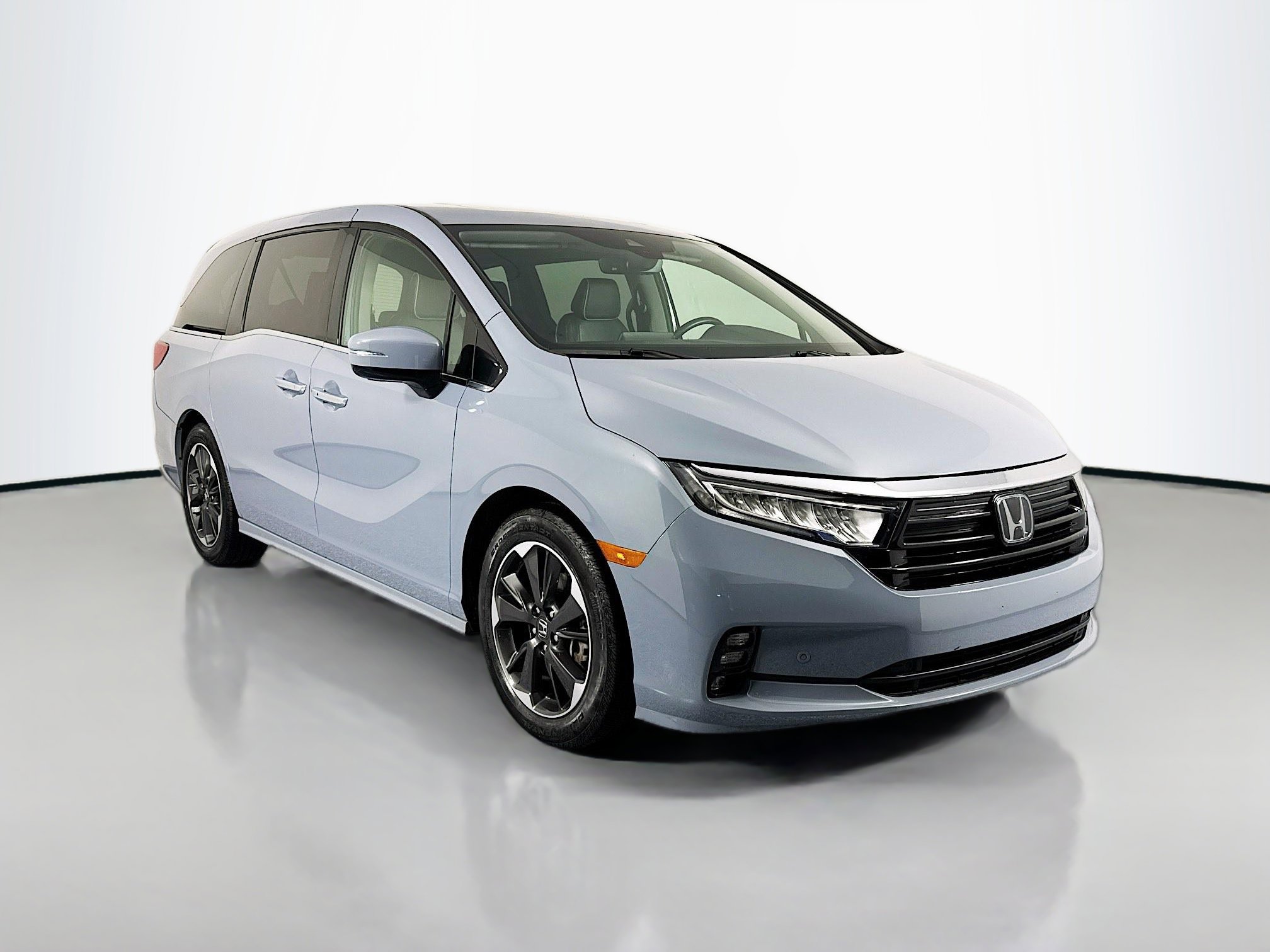 Certified 2023 Honda Odyssey Elite image 3