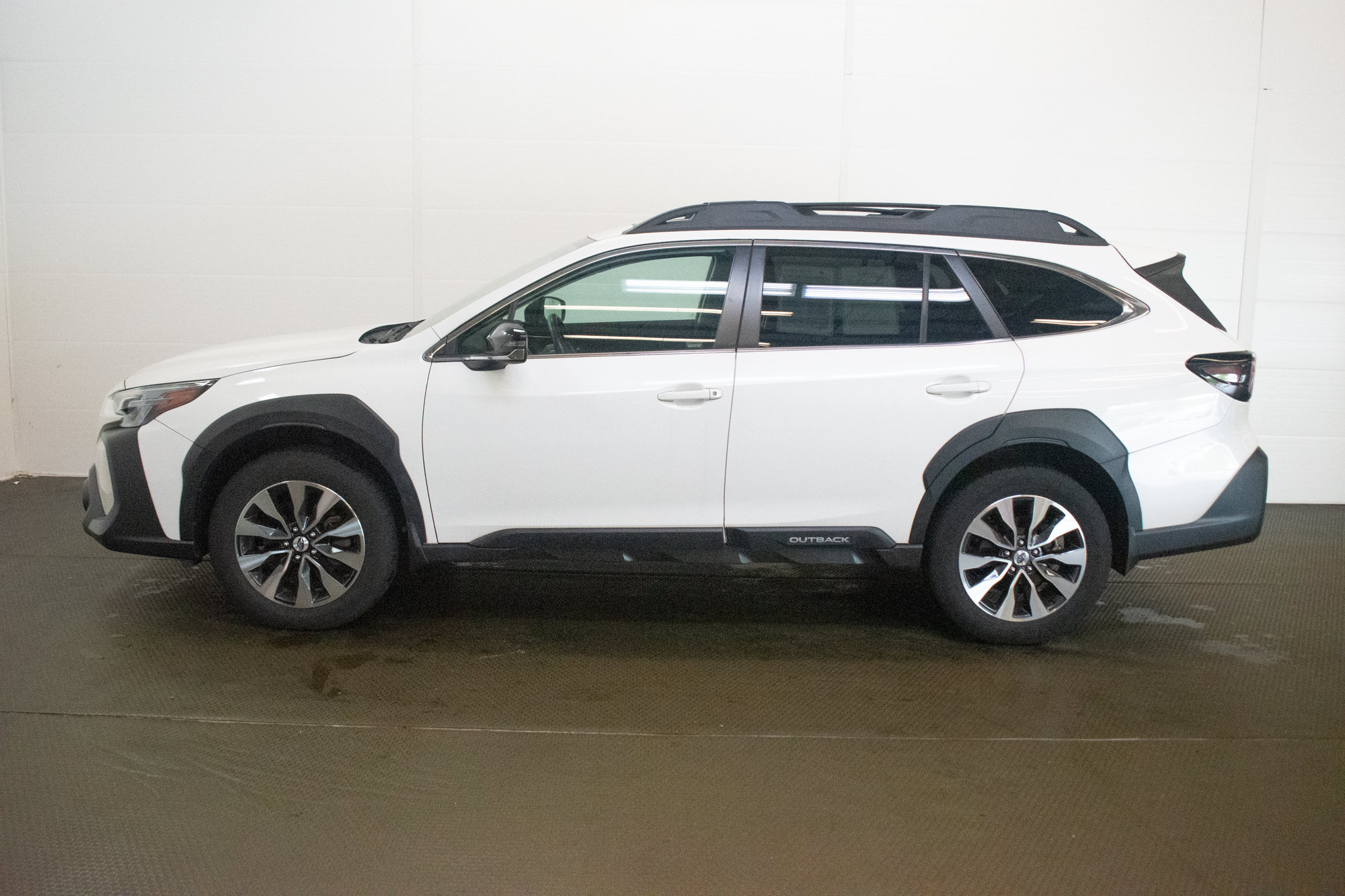 Used 2024 Subaru Outback Limited XT w/ Popular Package #2 AWD/4WD image 7