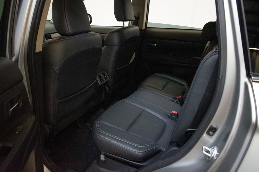 Used 2019 Mitsubishi Outlander AWD image 23