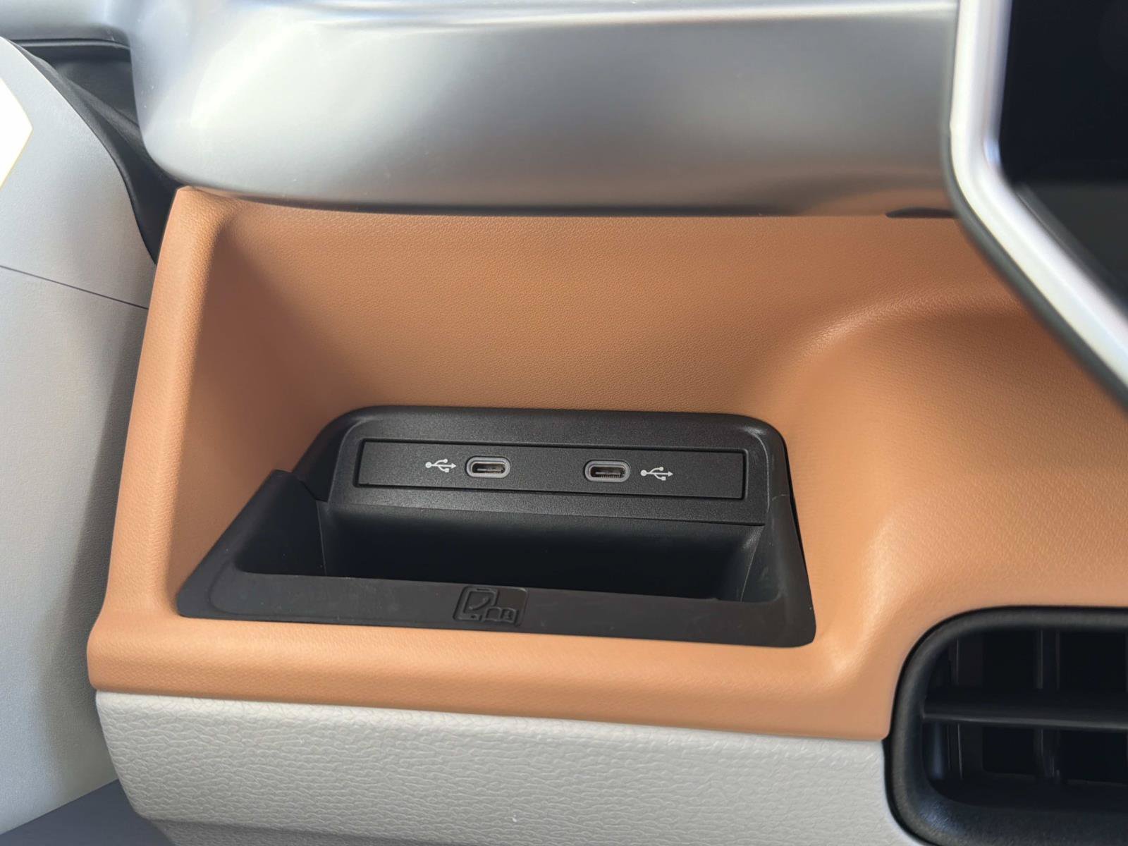 Certified 2025 Volkswagen ID. Buzz Pro S Plus RWD image 26
