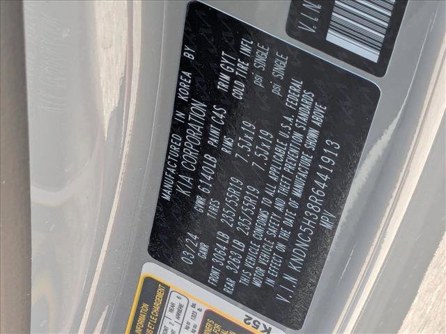 Used 2024 Kia Carnival EX FWD image 15