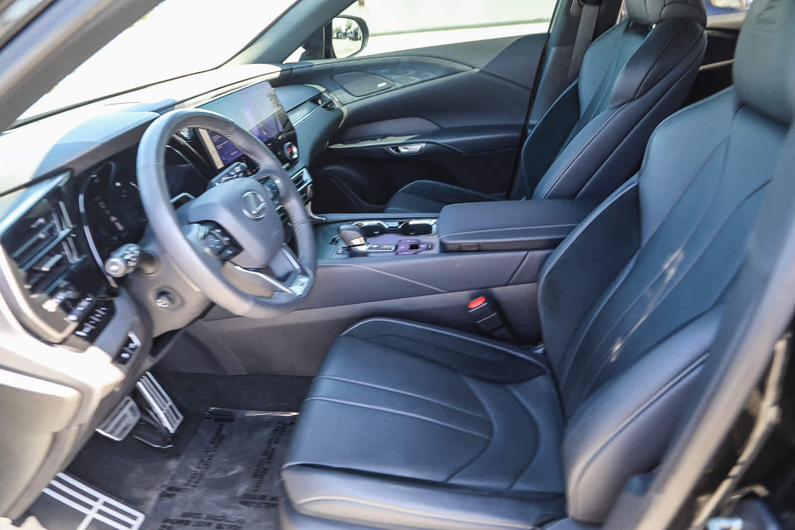 Used 2024 Lexus RX 500h F Sport w/ Convenience Package AWD/4WD image 17