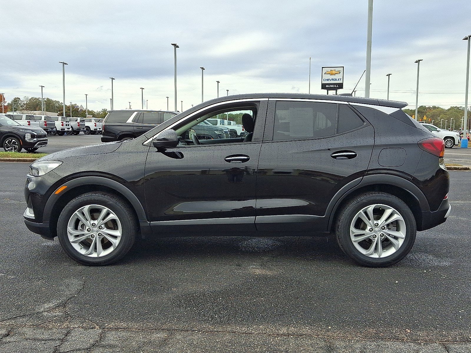 Used 2023 Buick Encore GX Preferred w/ Cold Weather Comfort Package image 7