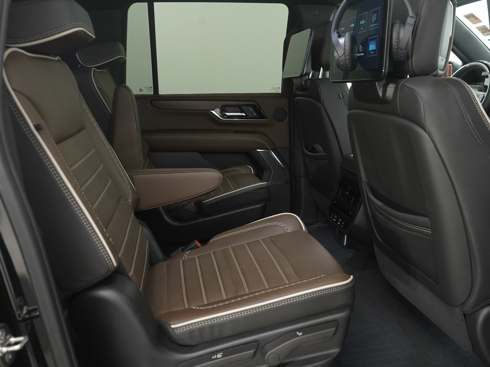 Used 2025 GMC Yukon XL Denali Ultimate image 16