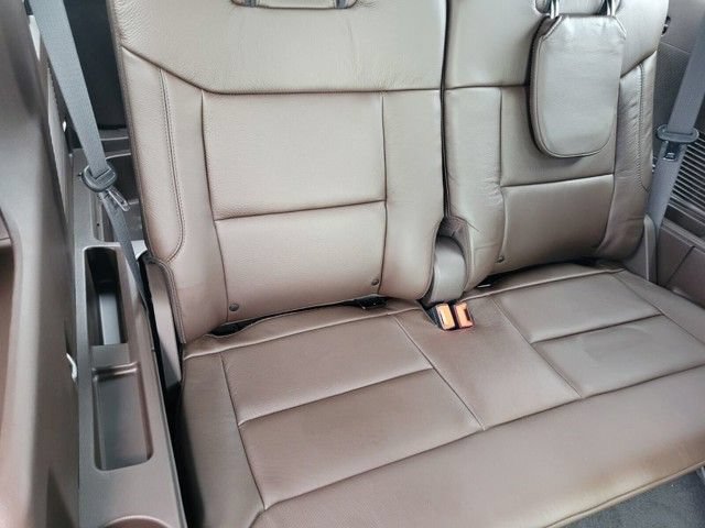 Used 2024 Ford Explorer King Ranch w/ Technology Package RWD image 15