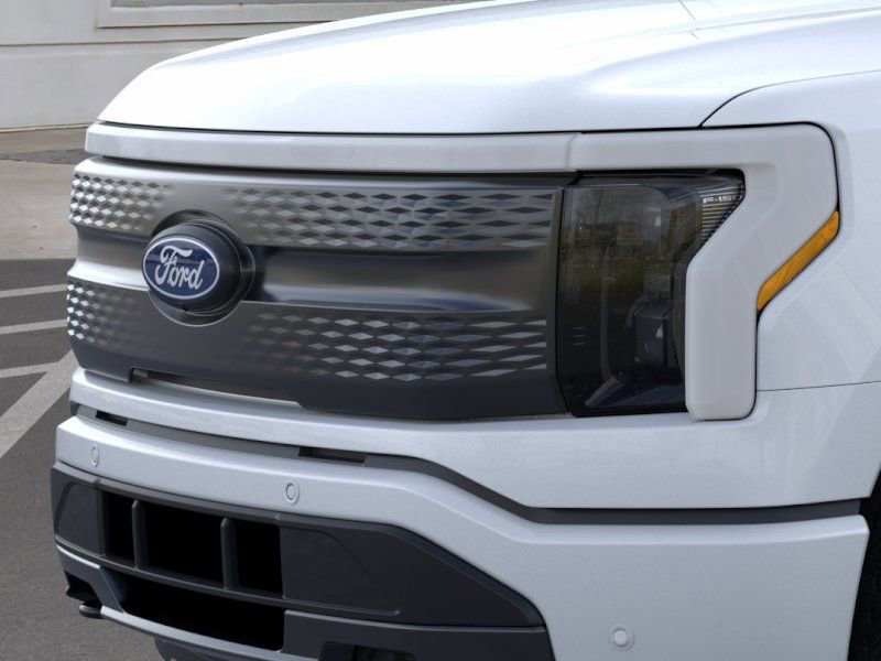 New 2025 Ford F150 Lightning Flash AWD/4WD image 17