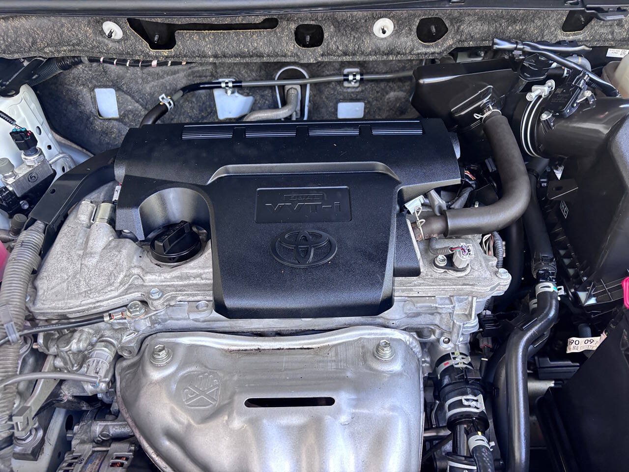 Used 2017 Toyota RAV4 XLE w/ Plus Special Value Package FWD image 30