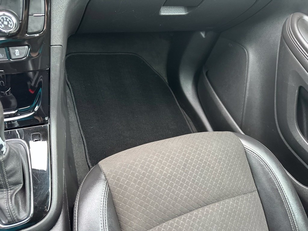 Used 2021 Buick Encore Preferred AWD/4WD image 7