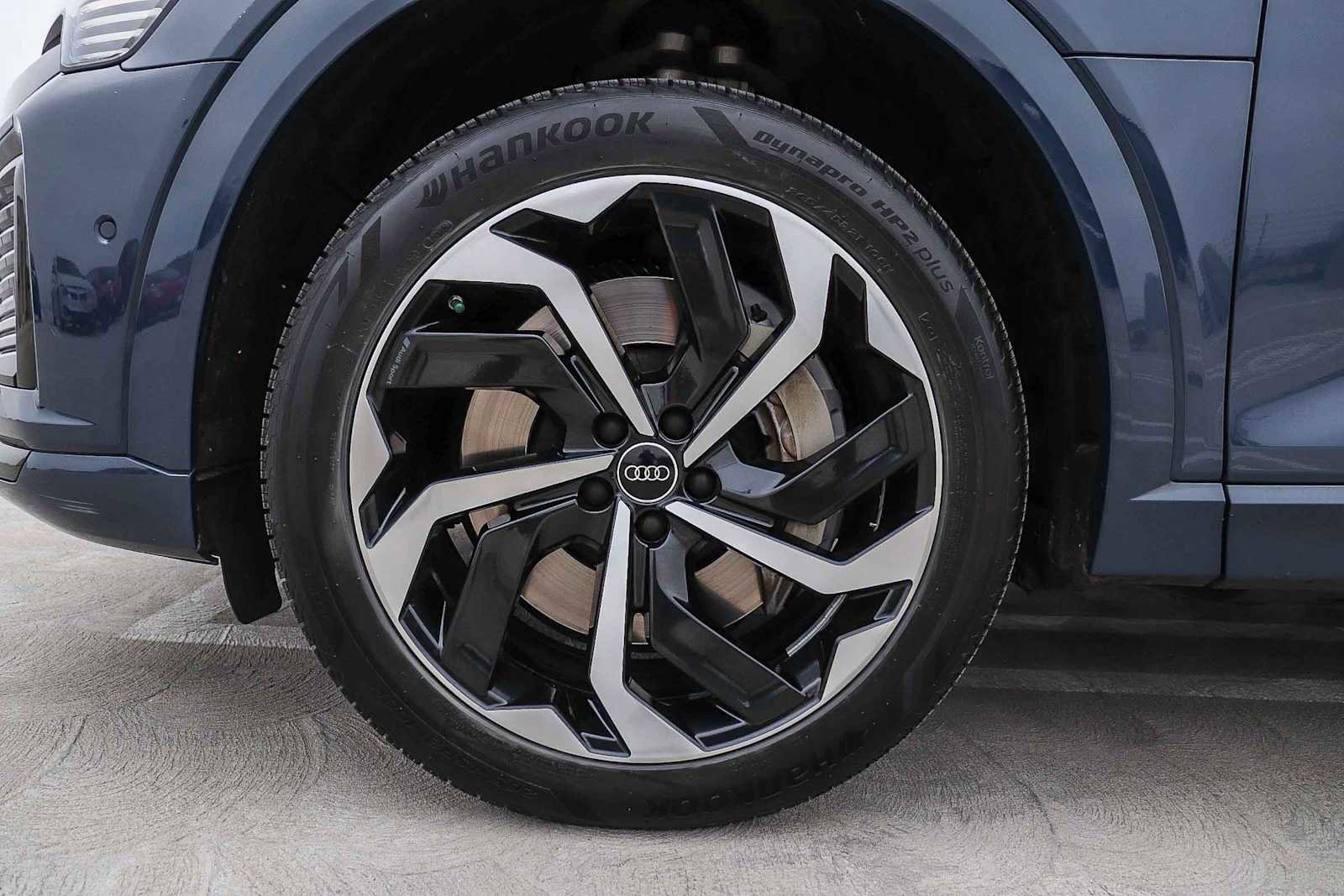 Used 2024 Audi Q8 e-tron Premium Plus w/ Premium Plus Package AWD/4WD image 14