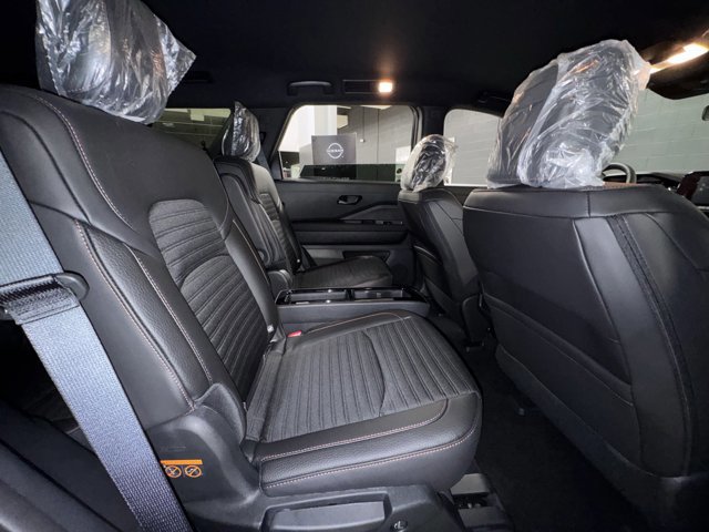 New 2025 Nissan Pathfinder Rock Creek image 12