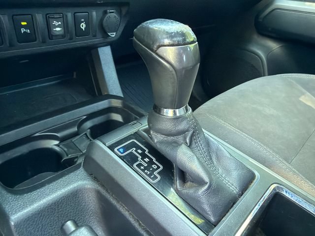 Used 2016 Toyota Tacoma TRD Off-Road w/ Premium & Technology Package RWD image 30