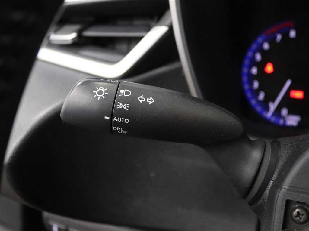 Used 2020 Toyota Corolla XLE FWD image 31