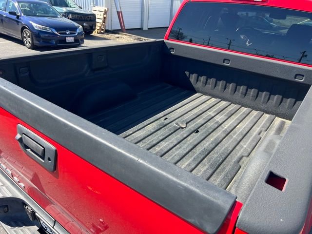 Used 2011 GMC Sierra 2500 SLE w/ SLE Preferred Package AWD/4WD image 12