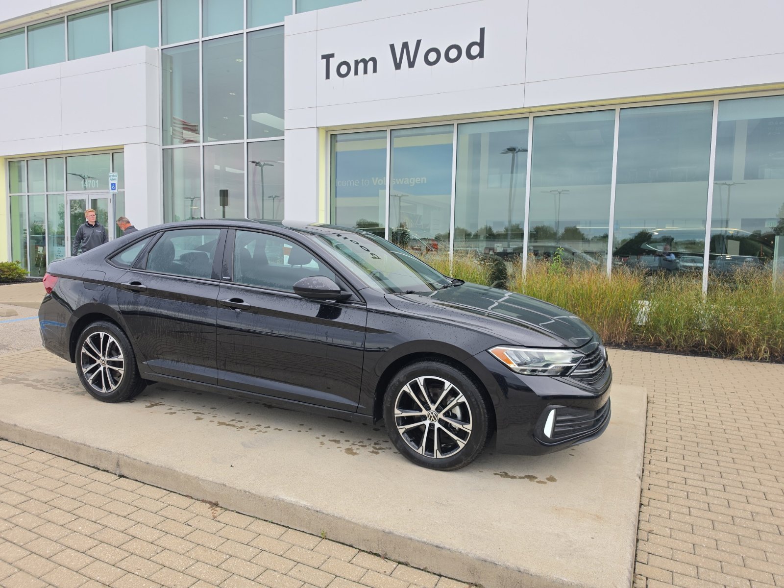 Certified 2024 Volkswagen Jetta Sport FWD image 1
