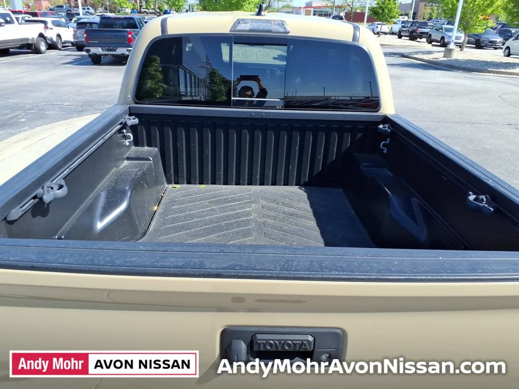 Used 2020 Toyota Tacoma TRD Off-Road AWD/4WD image 11