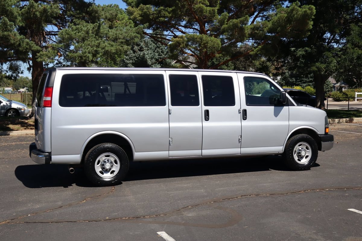Used 2016 Chevrolet Express 3500 LT w/ LT Preferred Equipment Group RWD image 4