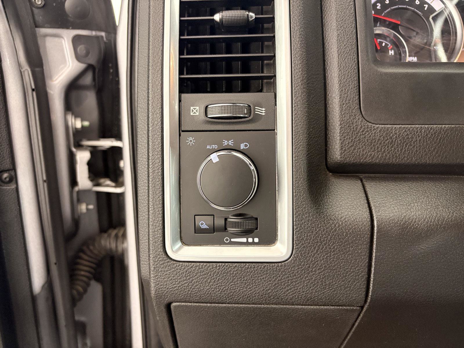 Used 2022 RAM 1500 Classic Warlock AWD/4WD image 31