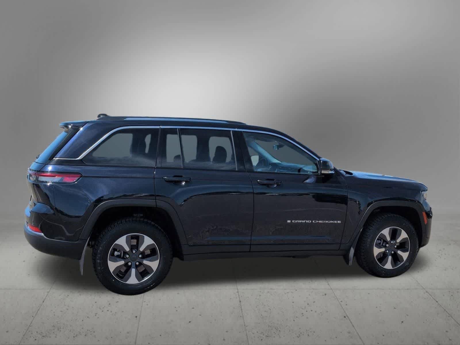 Used 2022 Jeep Grand Cherokee Limited 4xe AWD/4WD image 7
