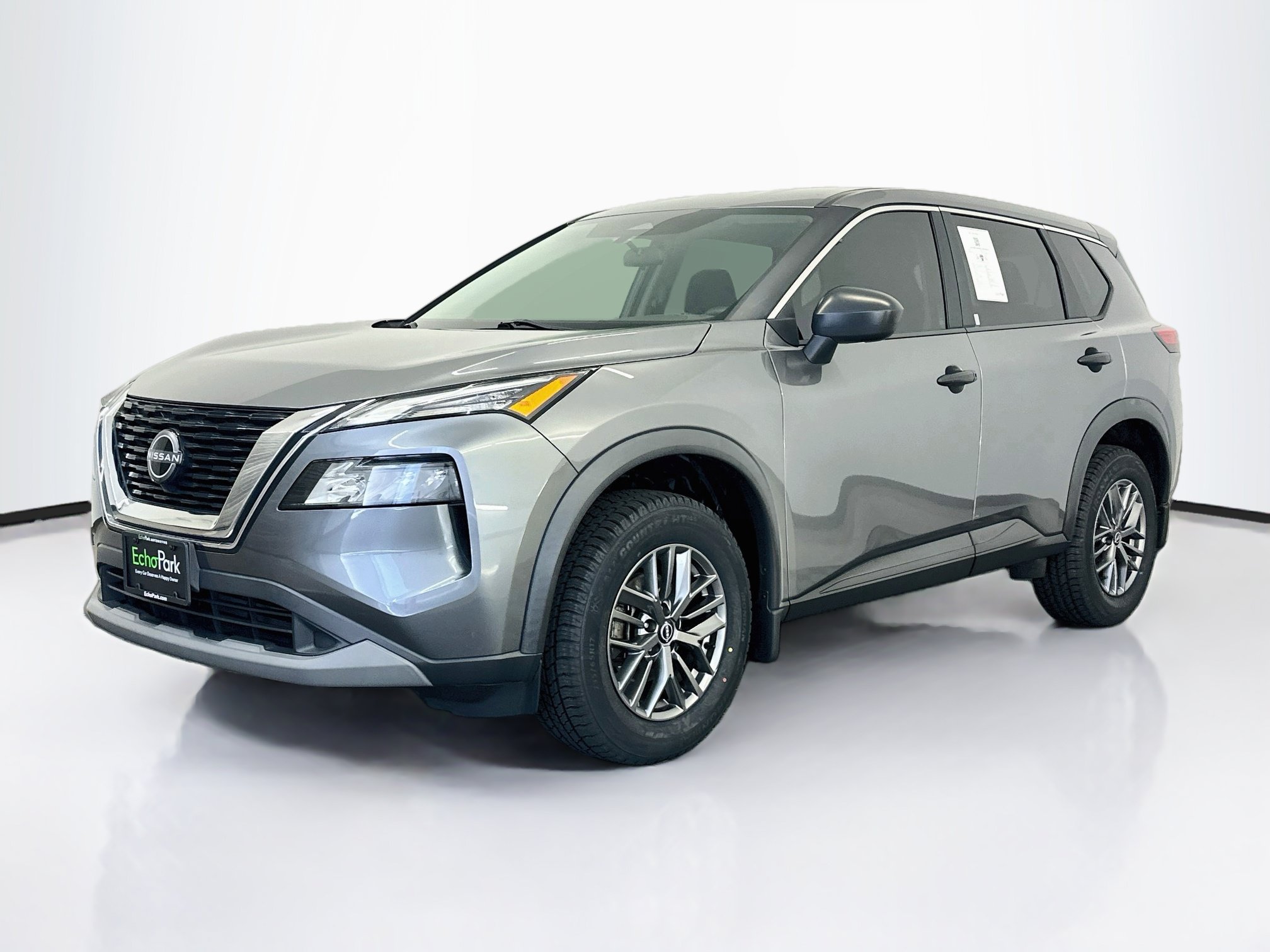 Used 2023 Nissan Rogue S AWD/4WD image 3