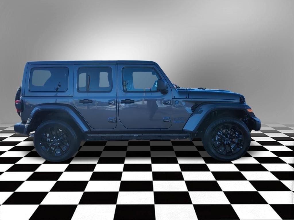 Used 2025 Jeep Wrangler Unlimited Sahara w/ Safety Group image 6
