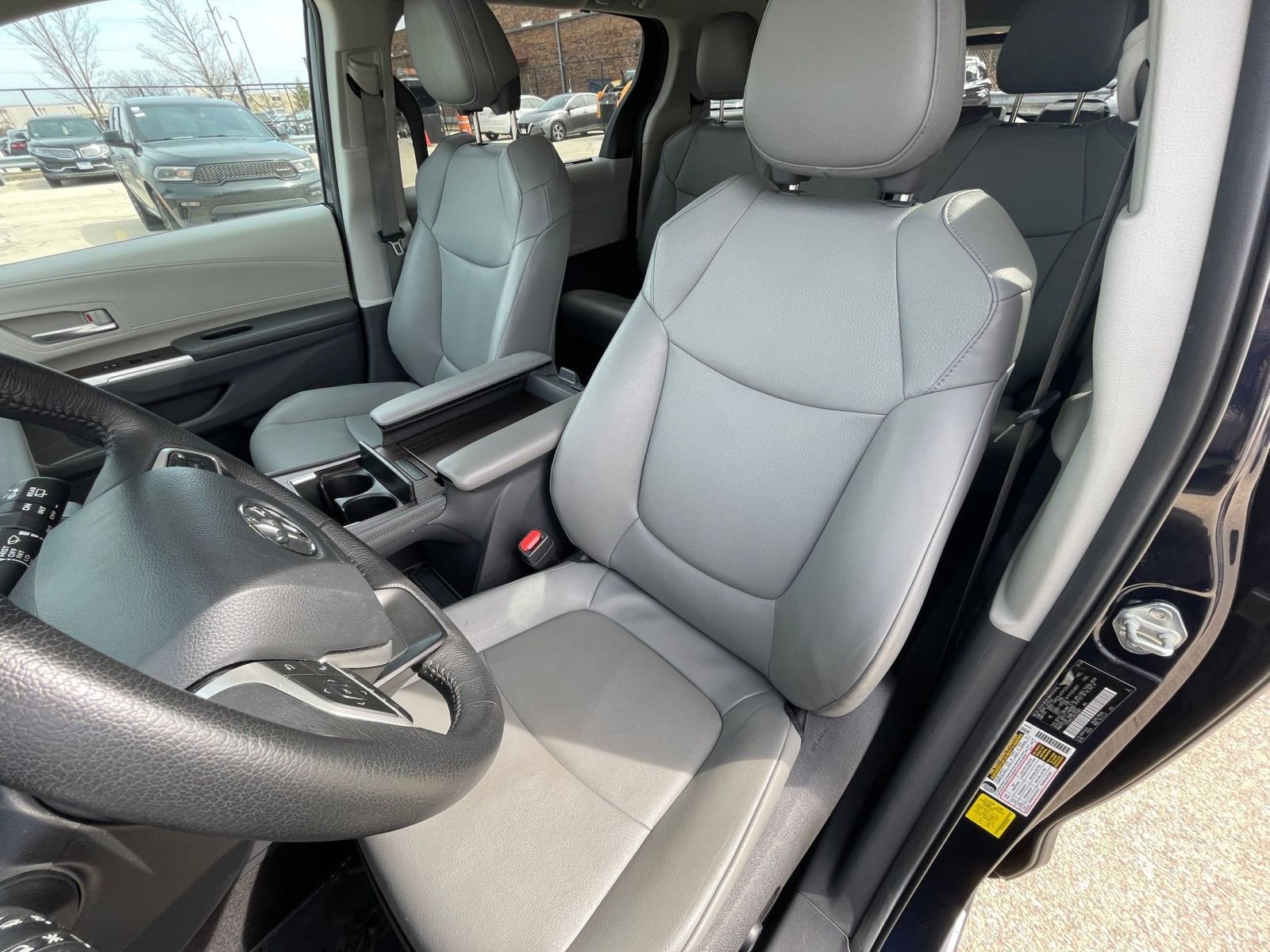 Used 2024 Toyota Sienna XLE image 39