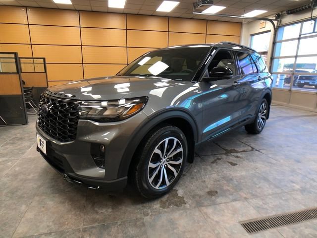 New 2026 Ford Explorer ST-Line image 3