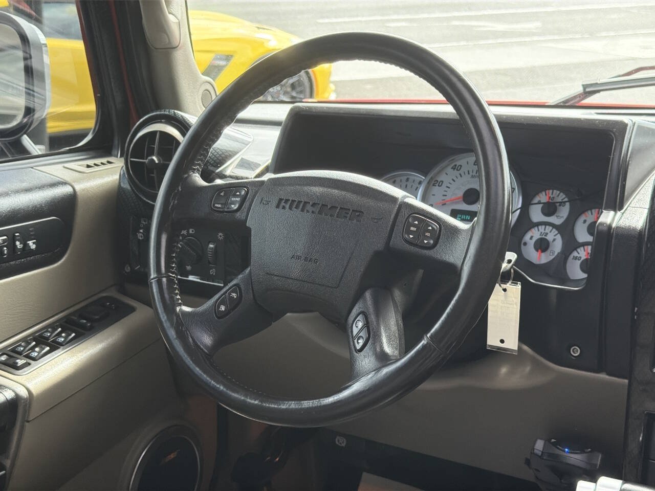 Used 2003 HUMMER H2 w/ Preferred Equipment Group AWD/4WD image 29