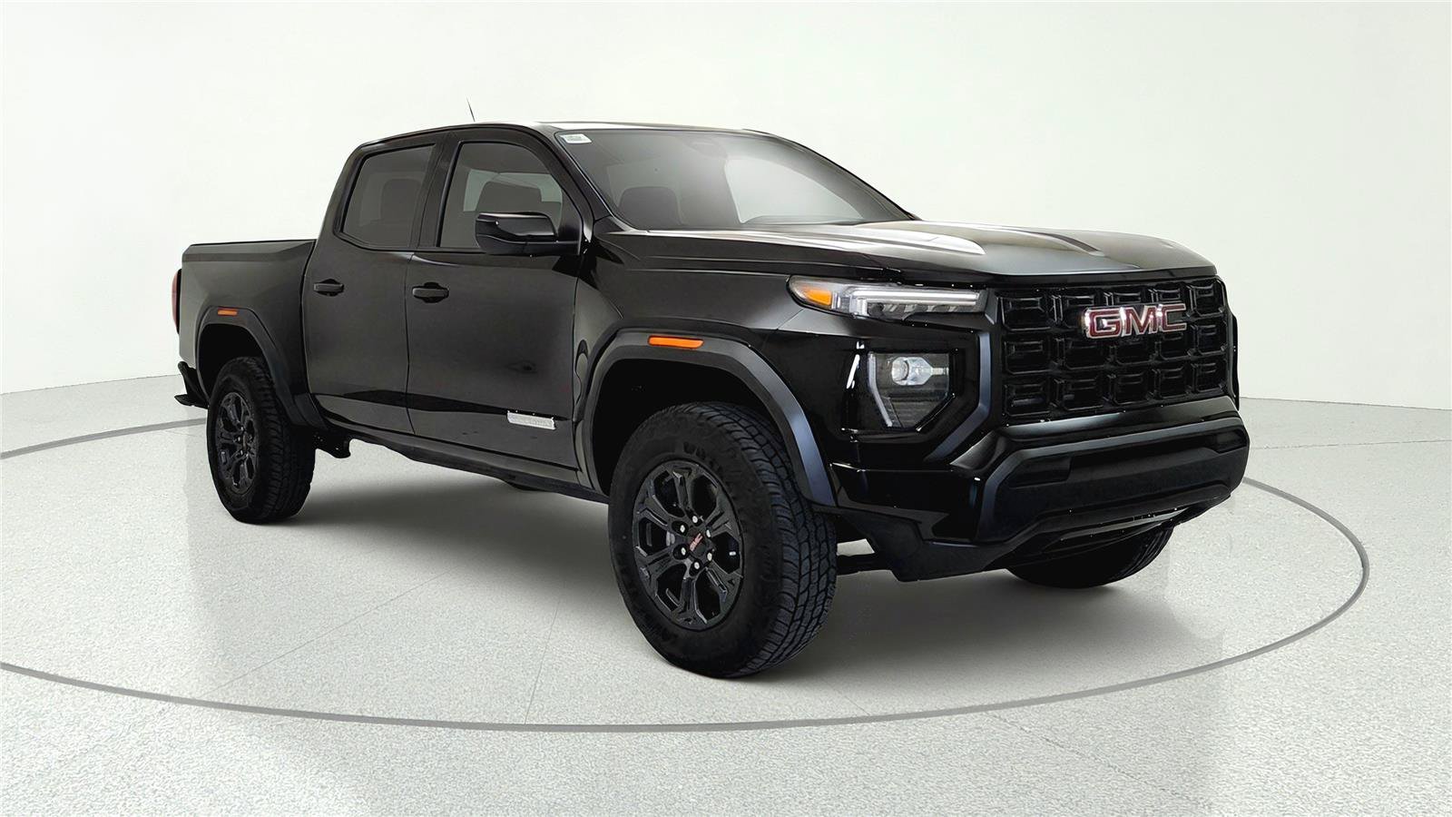 Used 2025 GMC Canyon Elevation