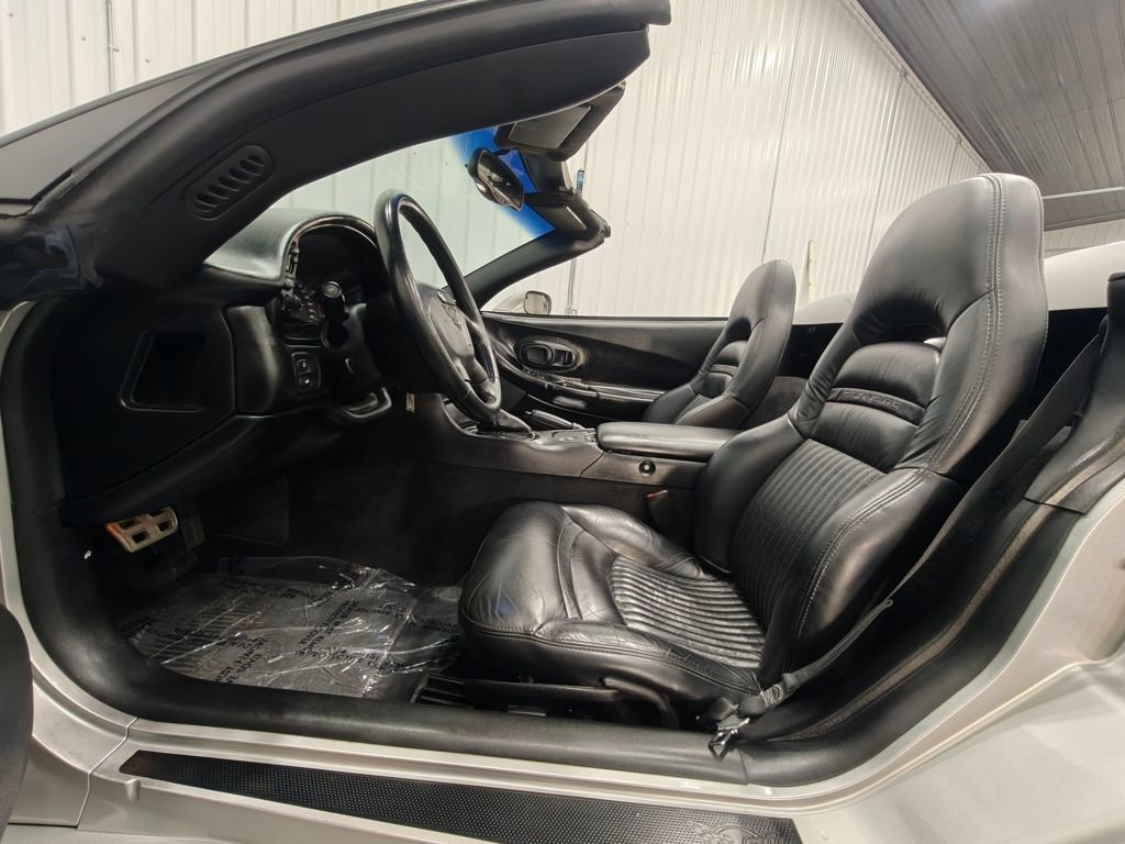 Used 2004 Chevrolet Corvette Convertible w/ Preferred Equipment Group image 24