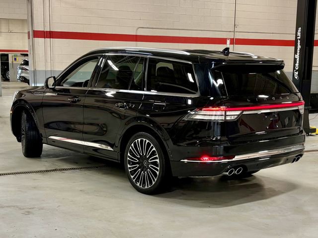 Used 2023 Lincoln Aviator Black Label w/ Dynamic Handling Package image 2