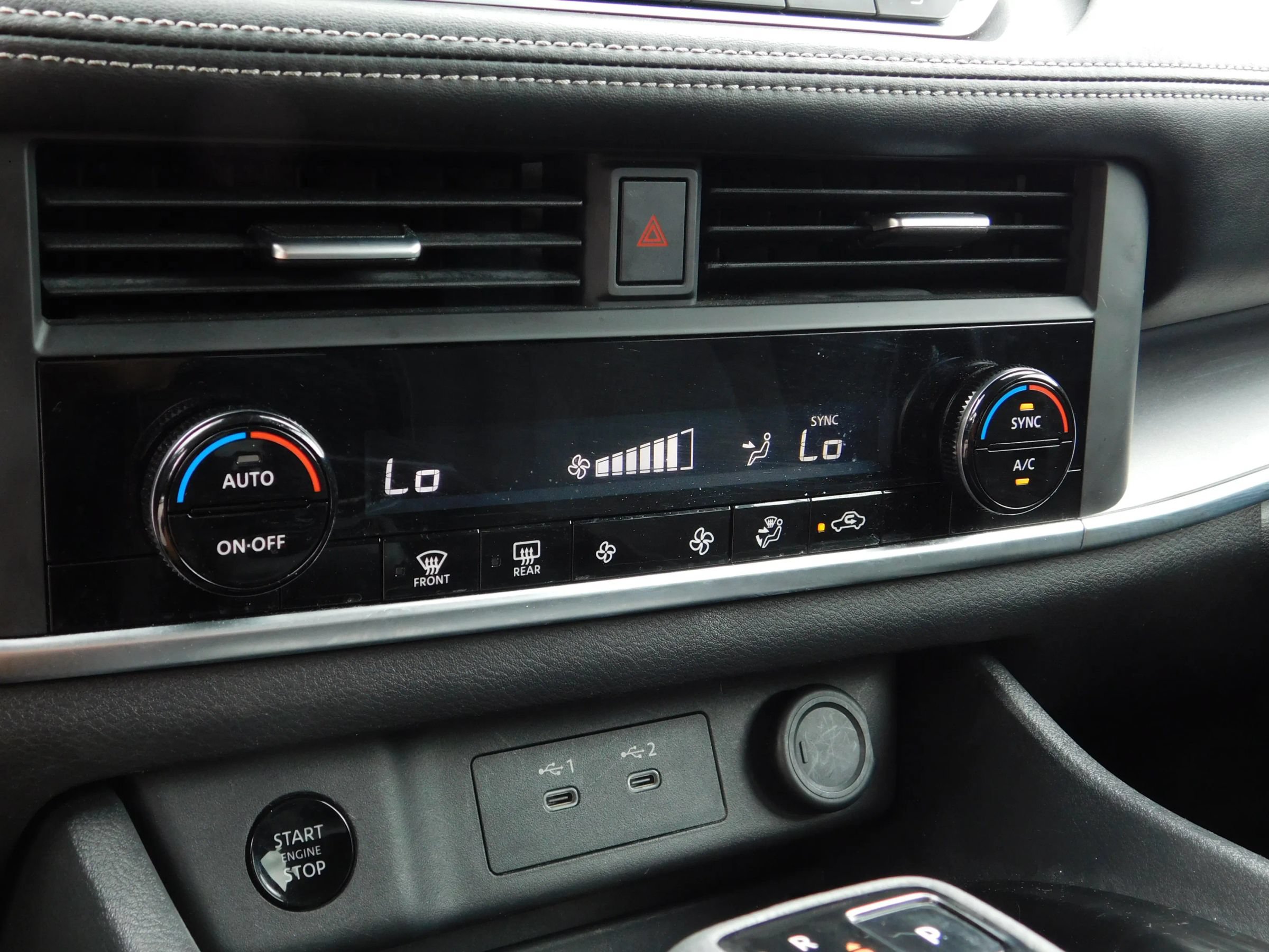 Used 2024 Nissan Rogue SV AWD/4WD image 18