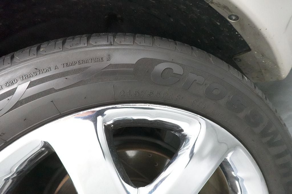 Used 2019 Buick Encore Essence w/ Experience Buick Package FWD image 34