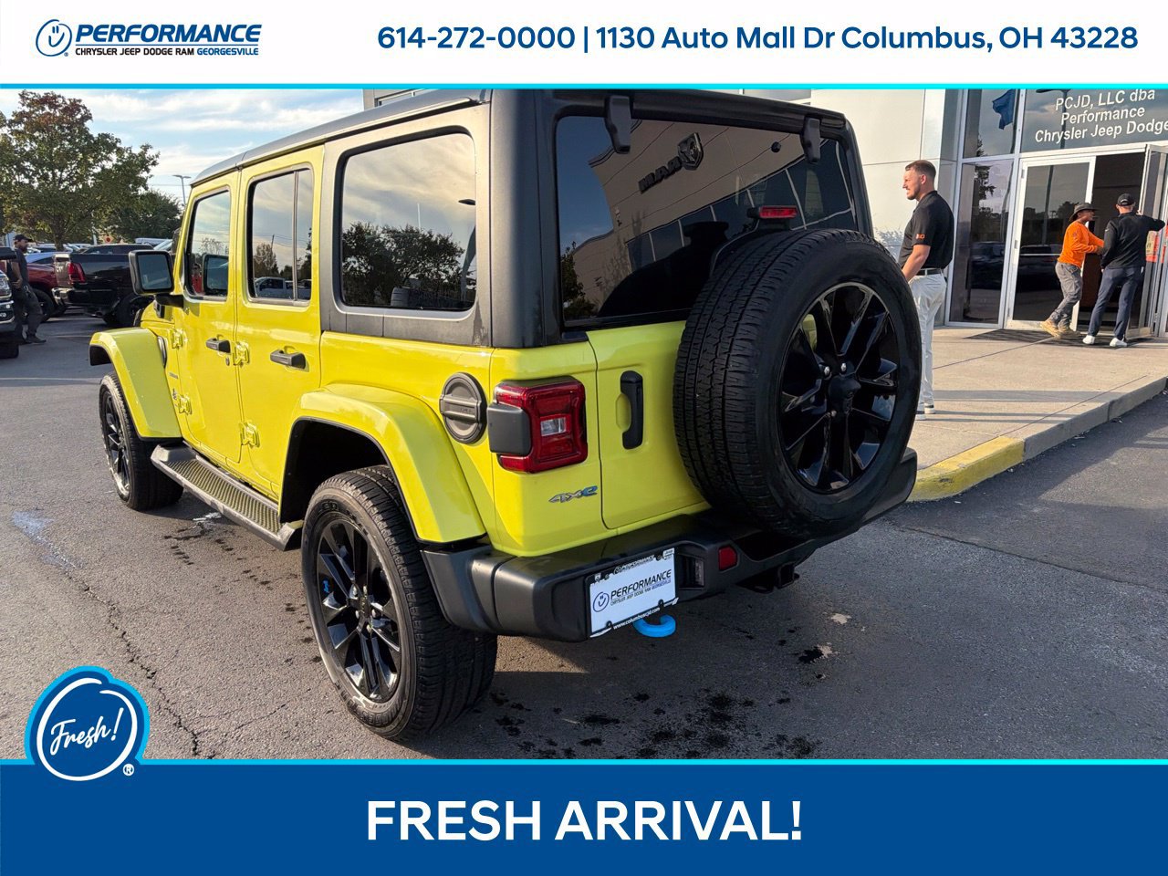 Used 2023 Jeep Wrangler Unlimited Sahara w/ Cold Weather Group AWD/4WD image 8