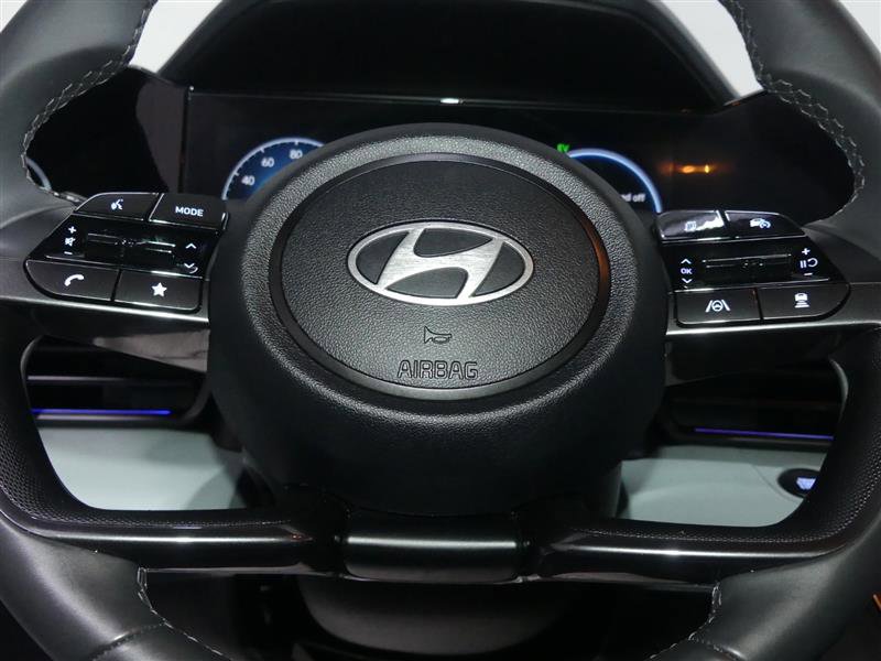 Used 2024 Hyundai Elantra Limited image 31