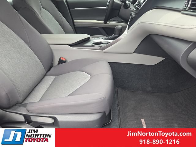 Used 2024 Toyota Camry LE w/ Convenience Package FWD image 16