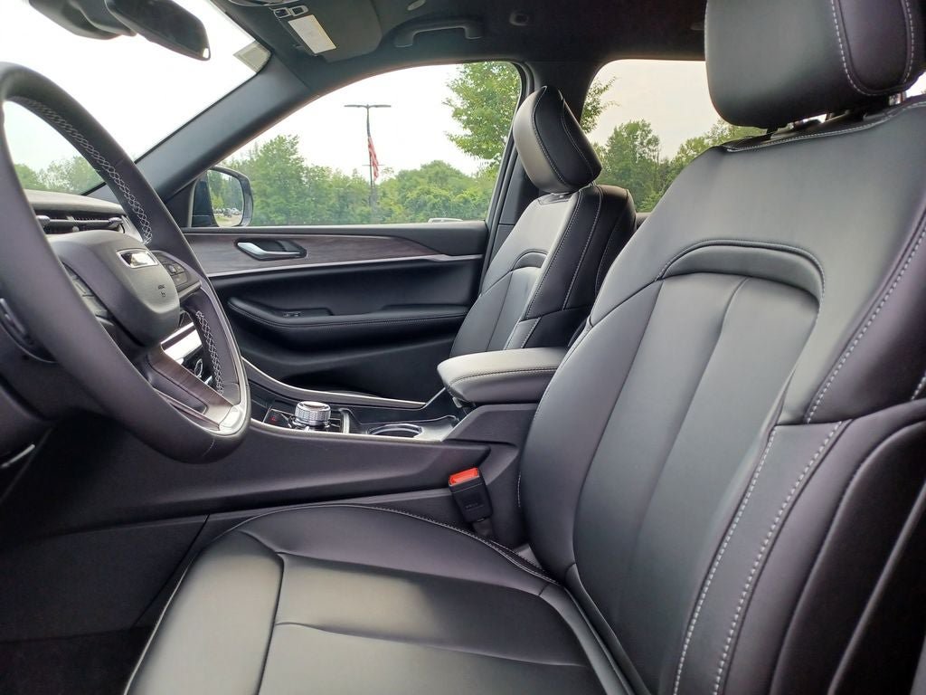 New 2026 Jeep Grand Cherokee Limited AWD/4WD image 5