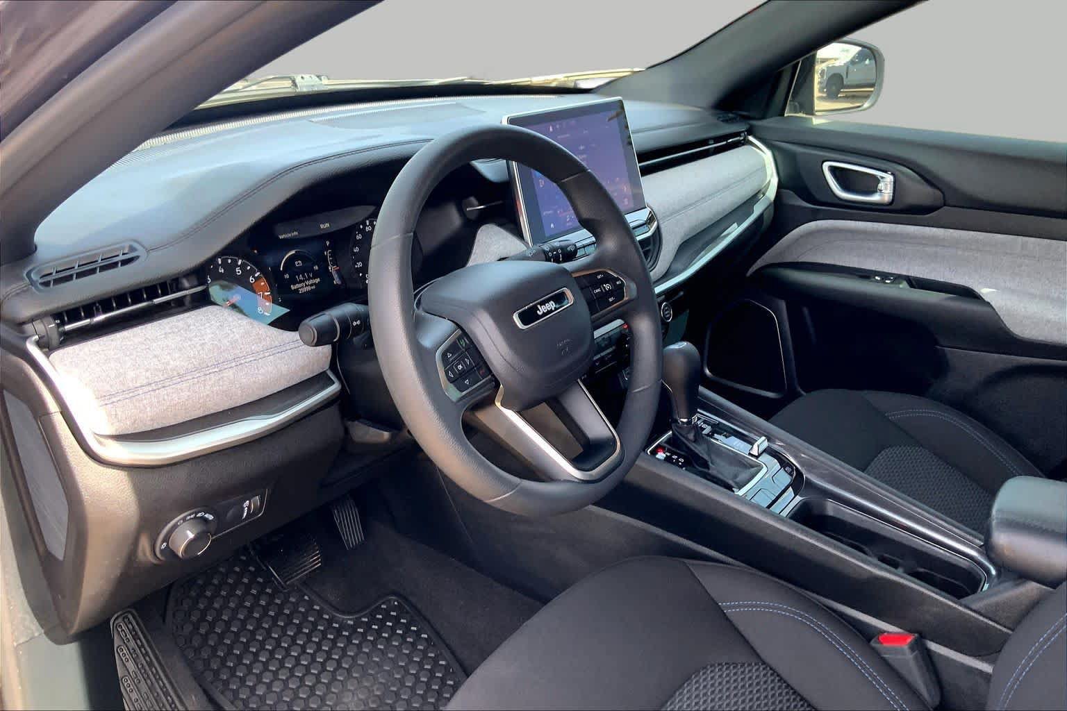 Used 2024 Jeep Compass Sport AWD/4WD image 18