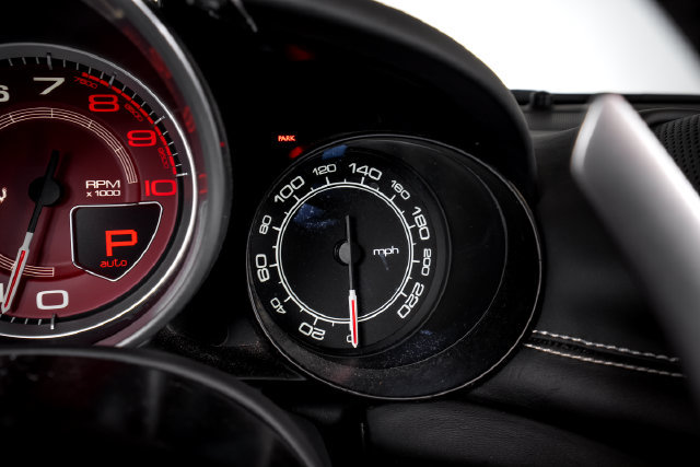 Used 2015 Ferrari California T RWD image 39