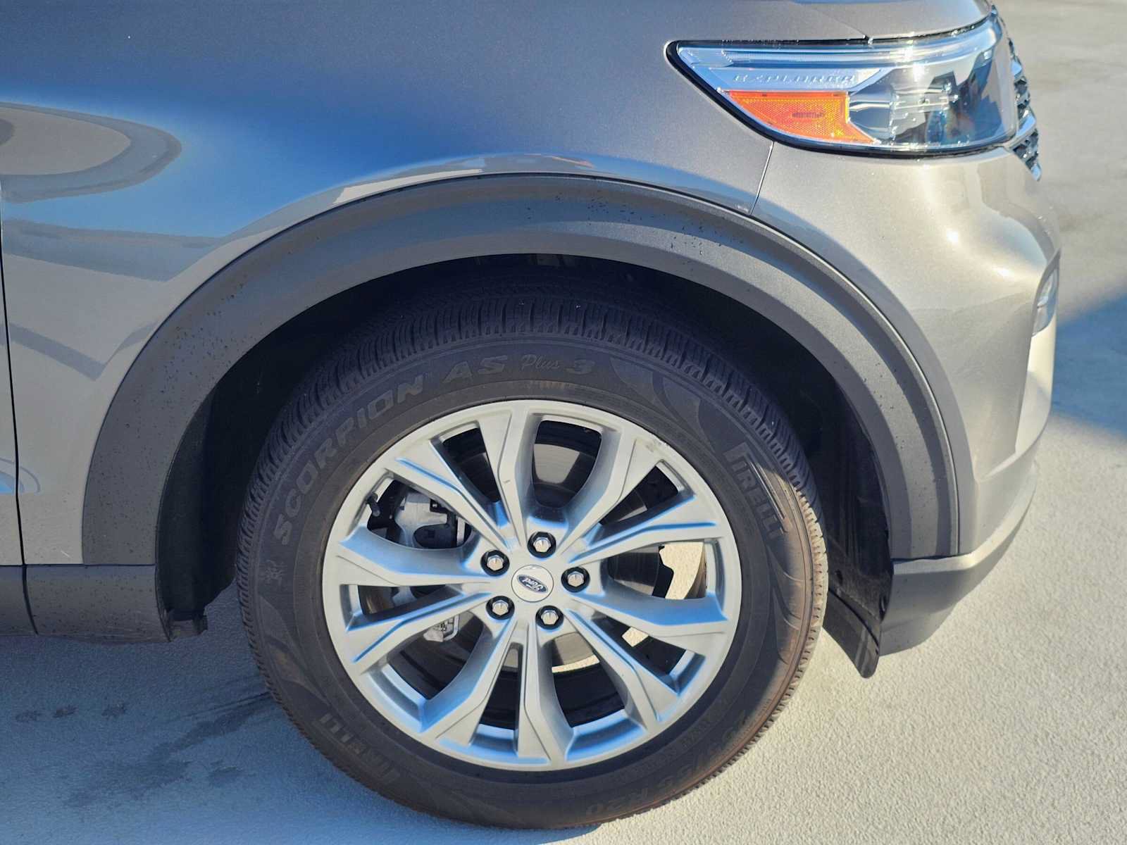 Used 2023 Ford Explorer XLT w/ Equipment Group 202A RWD image 9